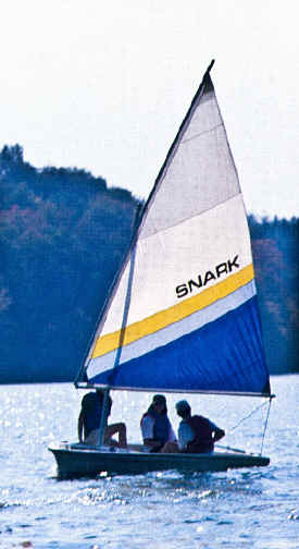 Snark Sunchaser 1 Sailboat has a Lateen sail rig
